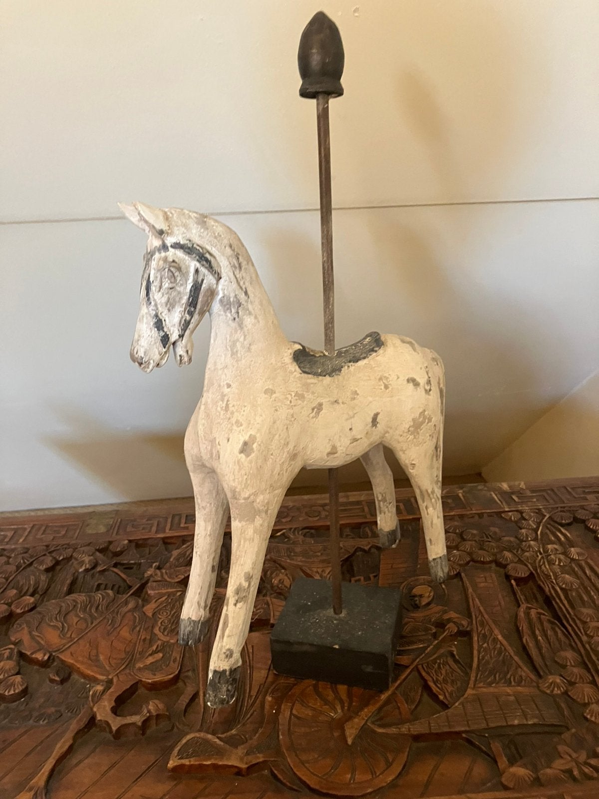 Mooi oud-houten carrouselpaard op metalen standaard, Ophalen of Verzenden