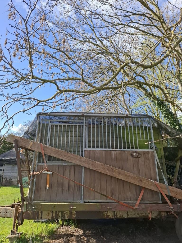 Voorwand paardenbox