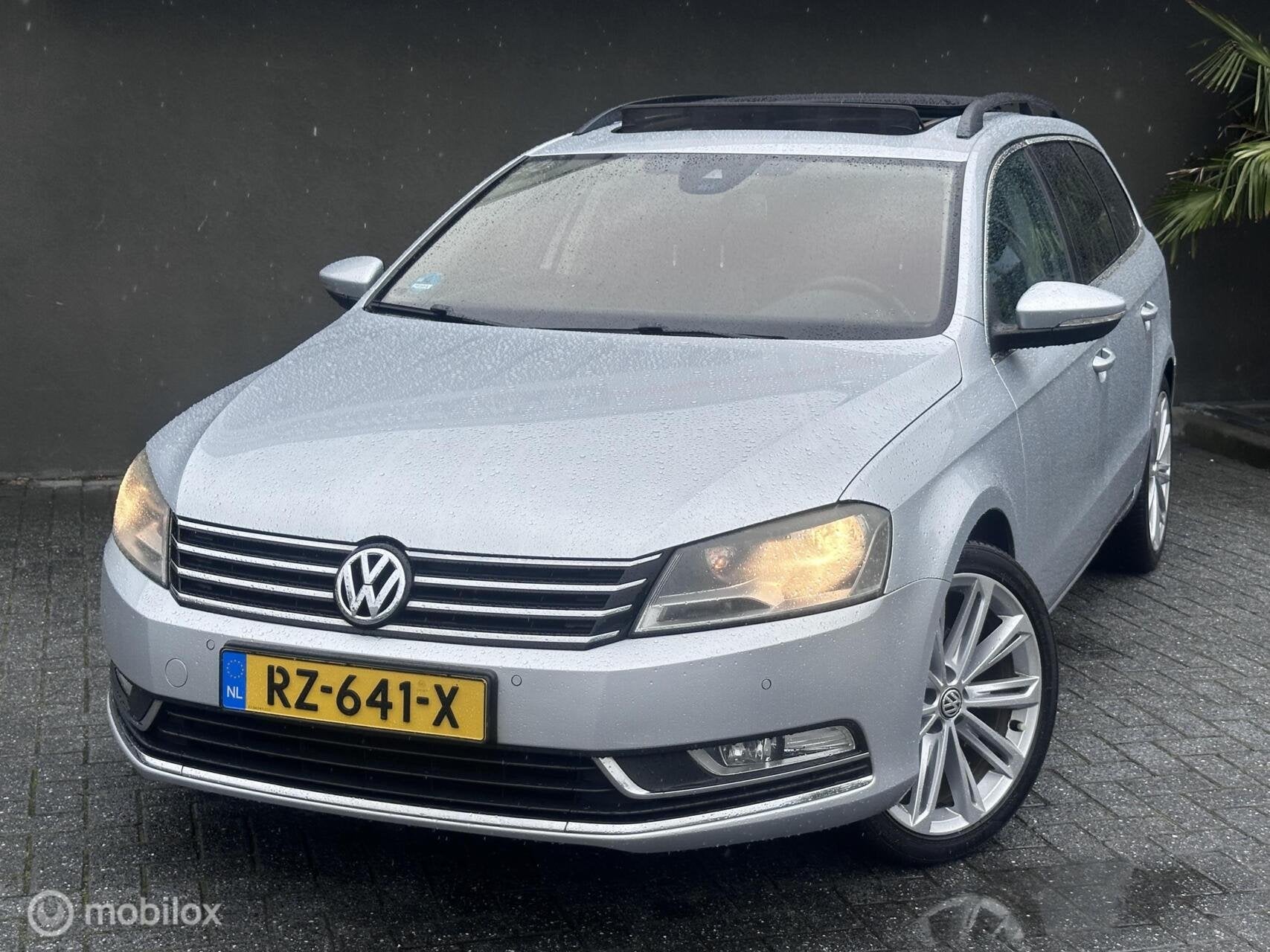 Volkswagen Passat Variant 2.0 TDI R-Line Pano| Camera |170PK, Euro 5, 4 cilinders, Diesel, 19 km/l