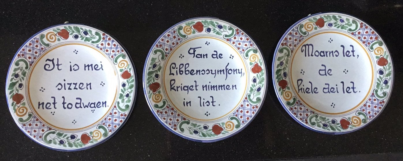 Vintage handgeschilderde Frieze bordjes, Ophalen of Verzenden, 2 euro