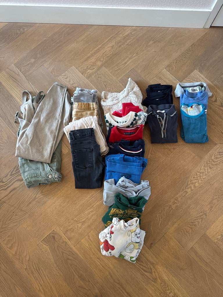 Kledingpakket Jongen 104 - Truien, Jeans & Overalls, Ophalen of Verzenden, Gebruikt, Jongen