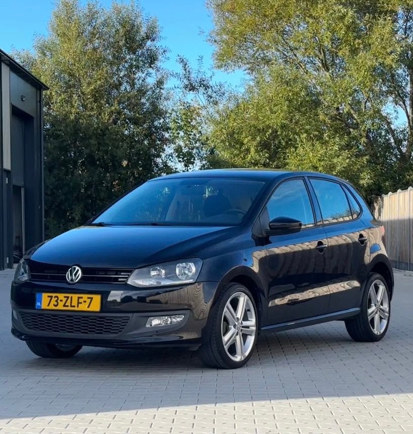 Volkswagen Polo 1.2 TSI  2013 Zwart, Voorwielaandrijving, 40 €/maand, 4 cilinders, Zwart