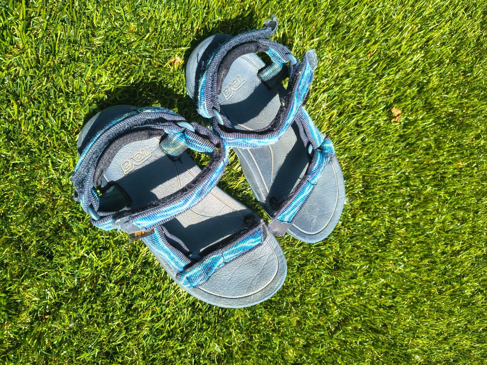 Teva slippers maat 25-26, Kinderen en Baby's, Kinderkleding | Schoenen en Sokken, Gebruikt, Jongen of Meisje, Overige typen, Teva