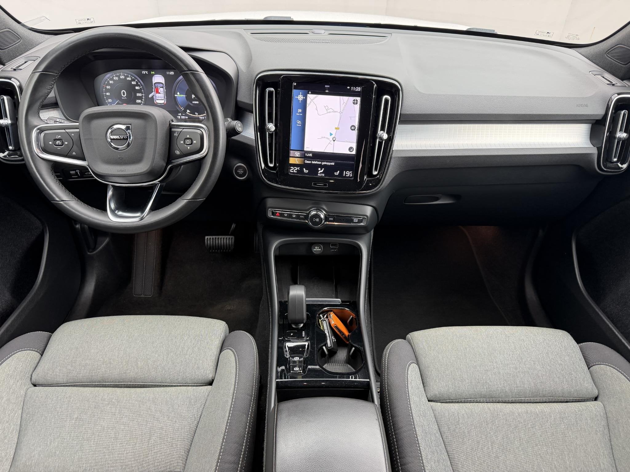 Volvo XC40 1.5 T4 Plug-in hybrid Plus Bright / PHEV / 1800kg, Stof, Euro 6, 1712 kg, Wit