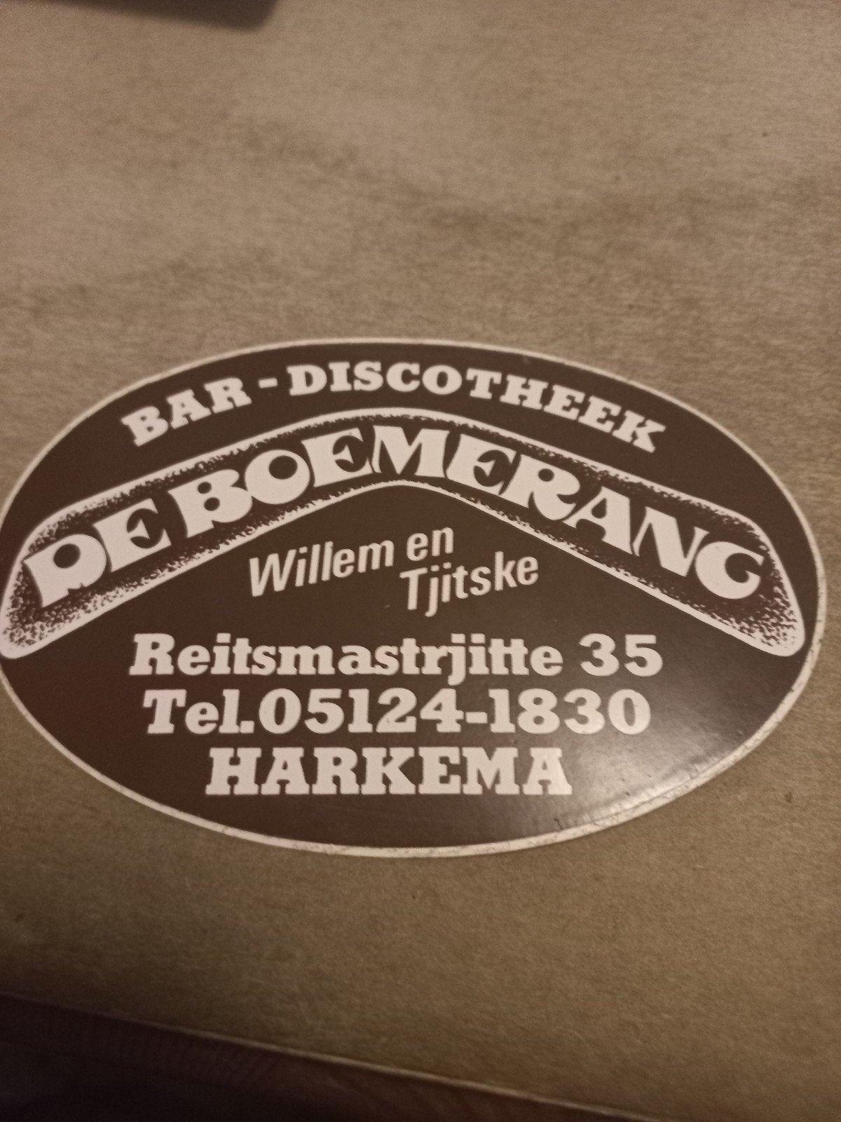 Vintage Bar-Discotheek De Boemerang Sticker HARKEMA, Verzamelen, Ophalen of Verzenden, Gebruikt, Overige typen