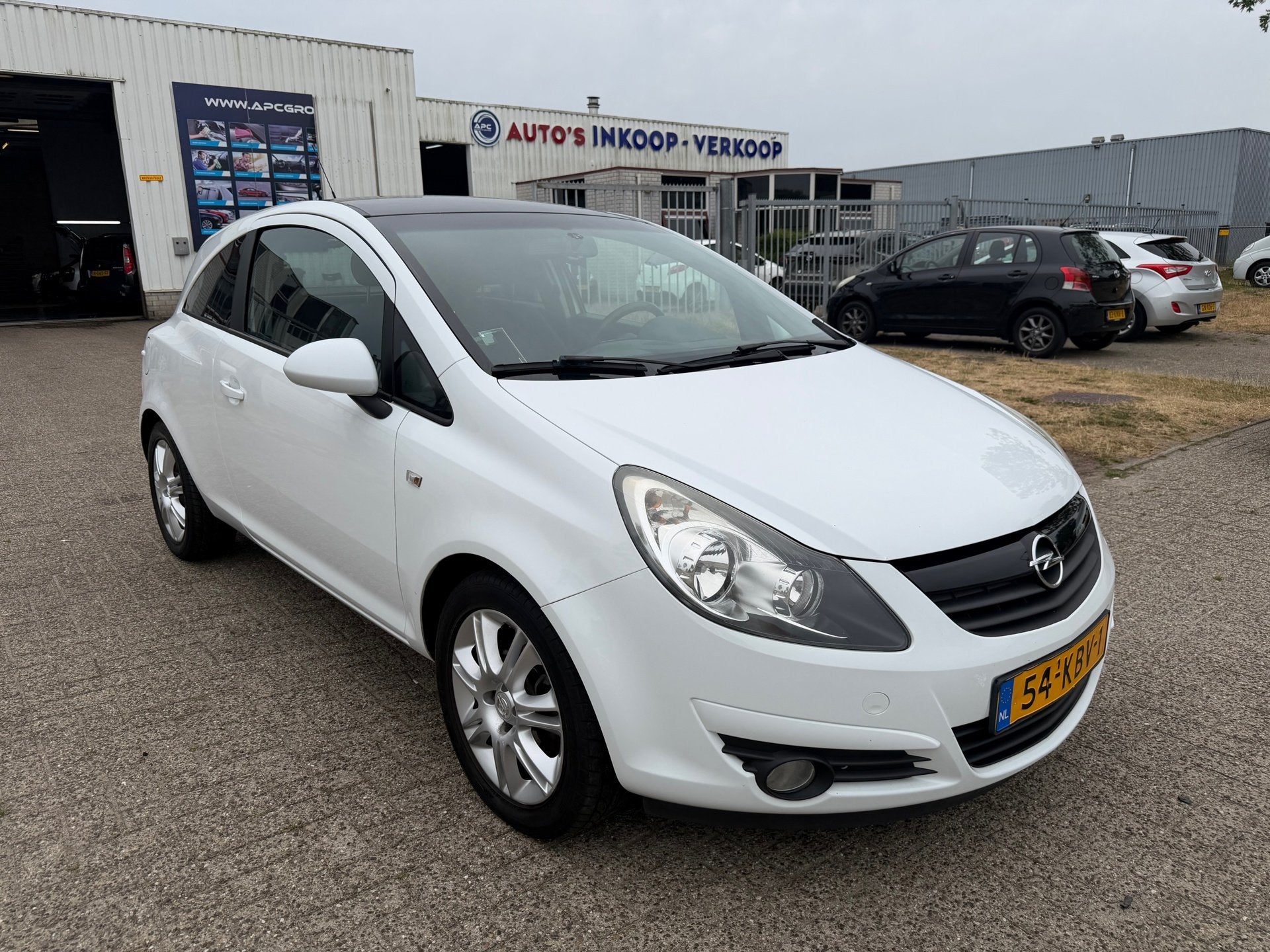 Opel Corsa 1.4-16V Business | Niuewe APK, Voorwielaandrijving, Gebruikt, 4 cilinders, Wit