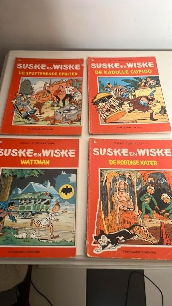100 x Suske en Wiske + 7 x pockets+ 6x Familie stripboek, Meerdere stripboeken, Ophalen of Verzenden, Gelezen