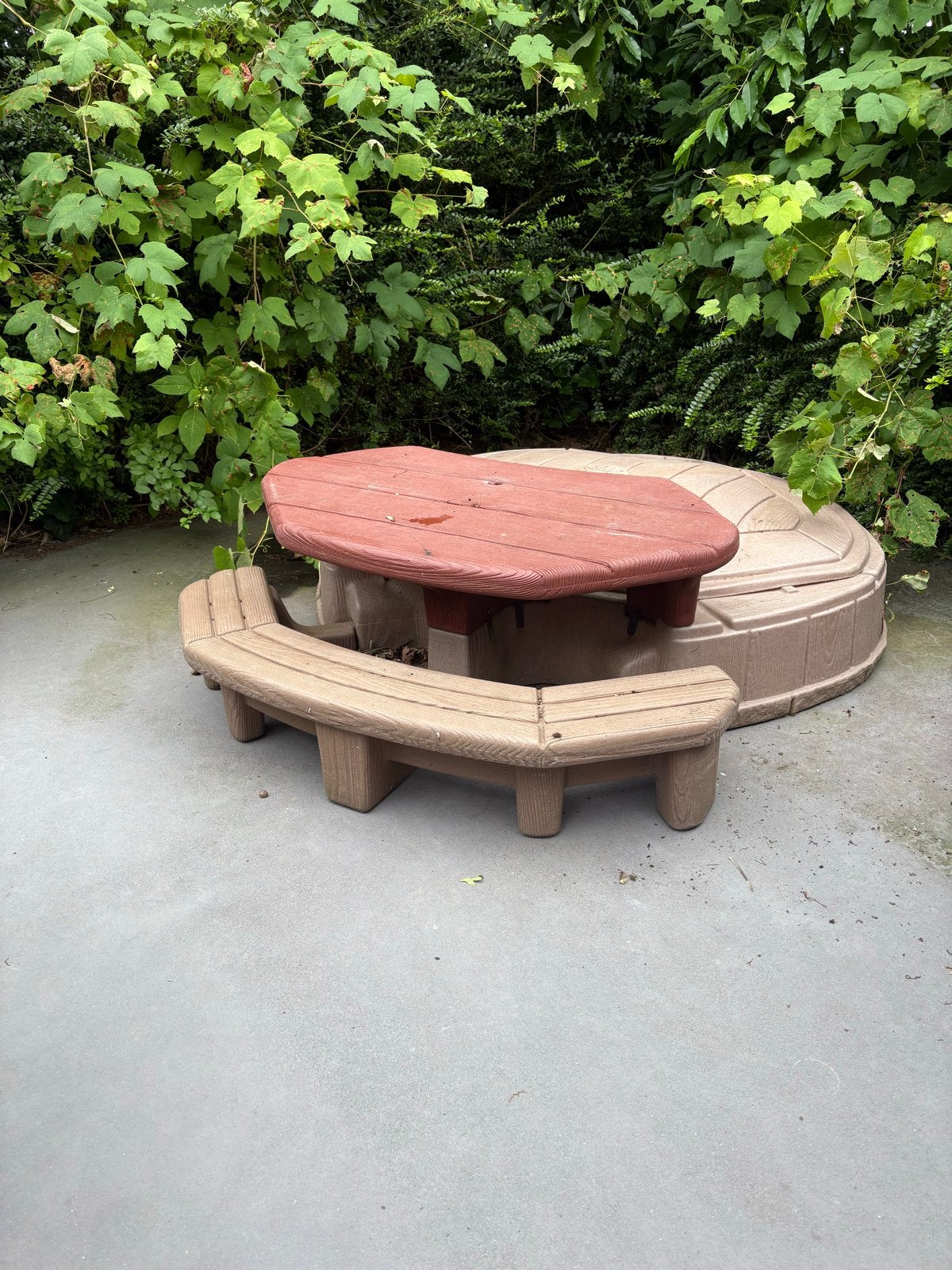 Little tikes zandbak/ zwembad met pickniktafel - Gebruikt, Kinderen en Baby's, Speelgoed | Buiten | Zandbakken, Gebruikt, Ophalen