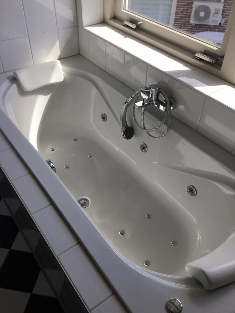 Bubbelbad 80 x 180 met toebehoren, Ophalen, Zo goed als nieuw