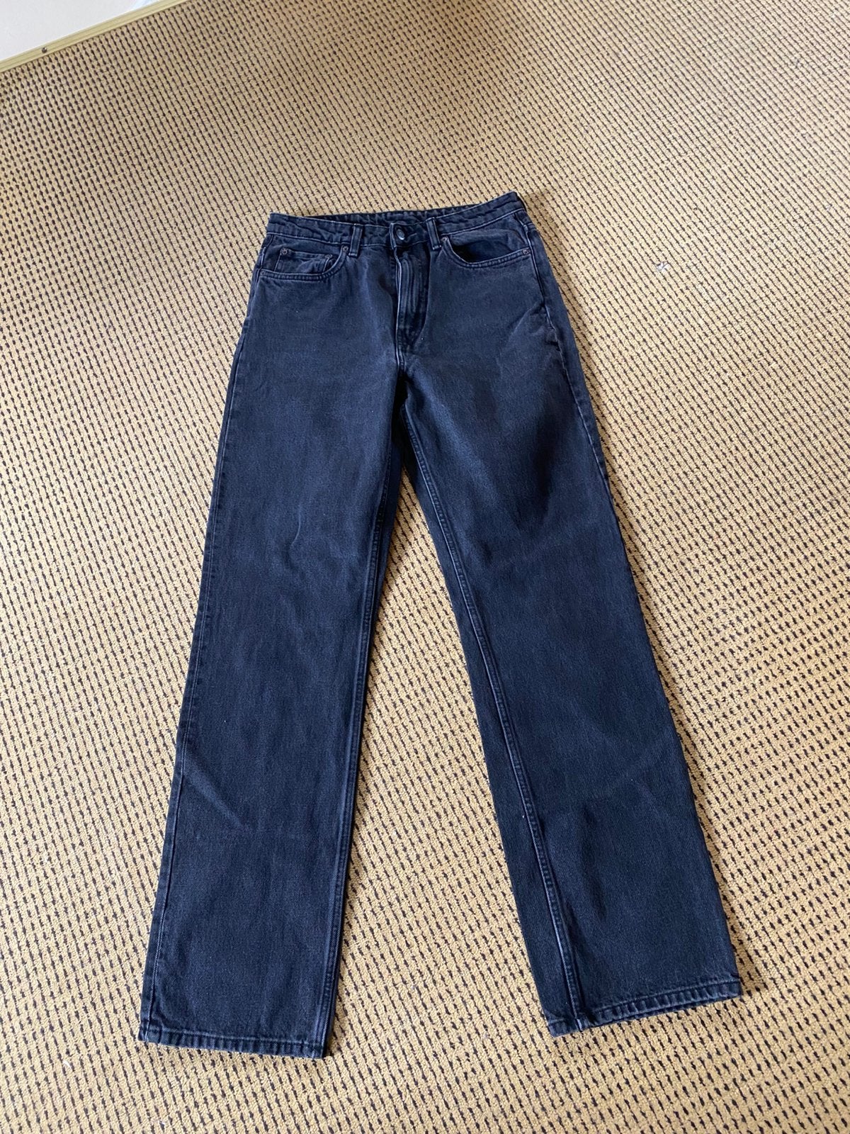 Weekday spijkerbroek, Ophalen of Verzenden, Zo goed als nieuw, Zwart, W30 - W32 (confectie 38/40)