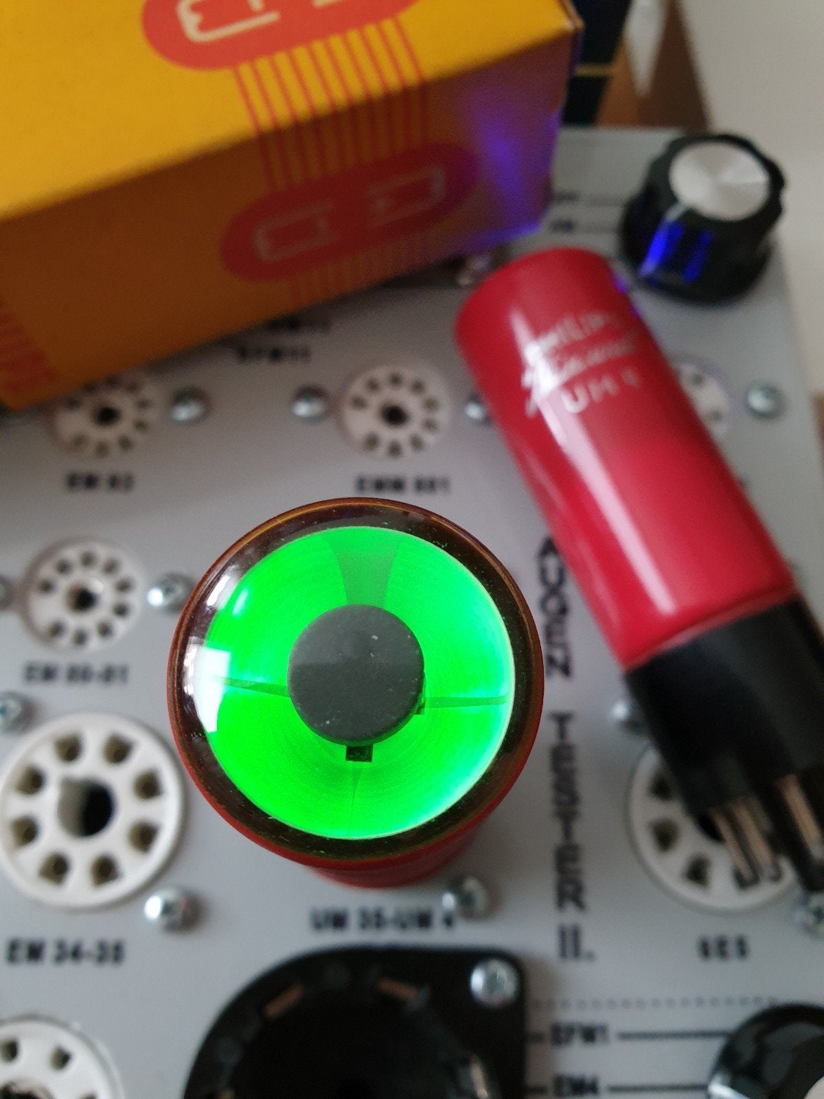 Nieuwe UM4 radiobuizen (Philips/Mullard) - Getest, Ophalen of Verzenden, Nieuw