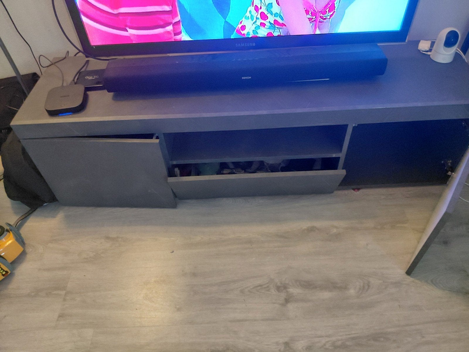 Grijze TV-kast met opbergruimte, Ophalen, Gebruikt, 100 tot 150 cm, Minder dan 100 cm