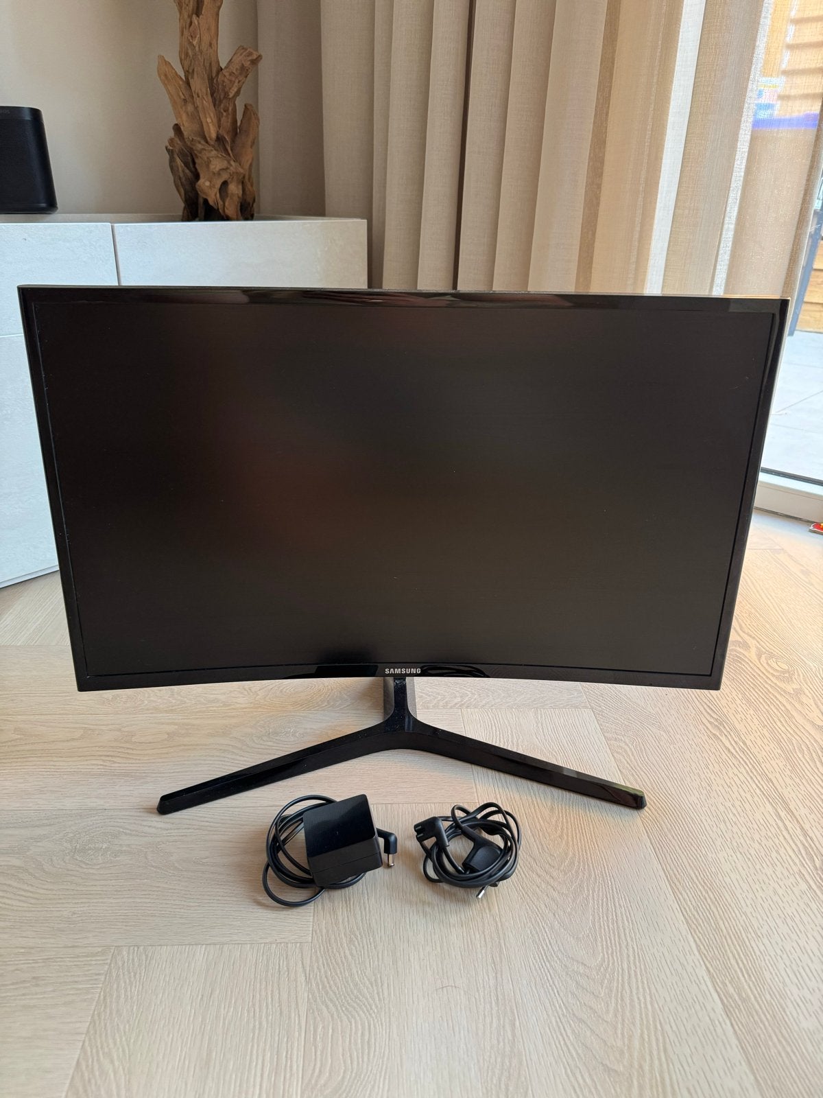 Samsung 27 inch Curved Monitor, HDMI, 3 tot 5 ms, Curved, VA