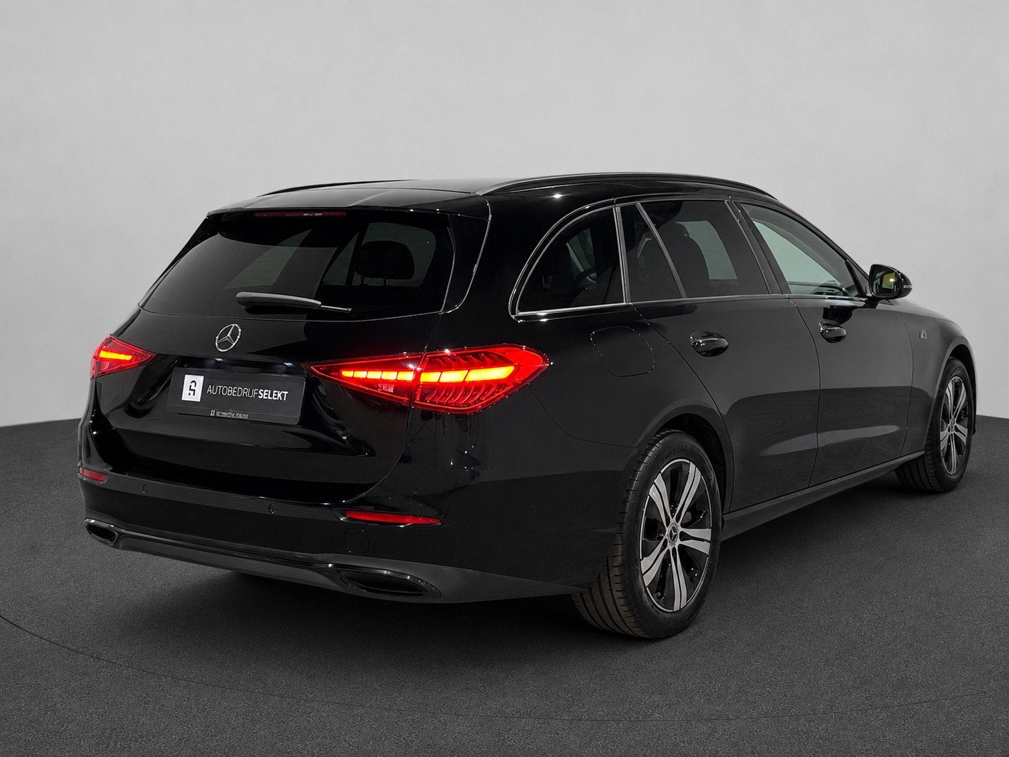 Mercedes-Benz C-klasse Estate 300 e | Night | Sfeer | Widesc, Auto's, Automaat, Dealer onderhouden, Achterwielaandrijving, Zwart