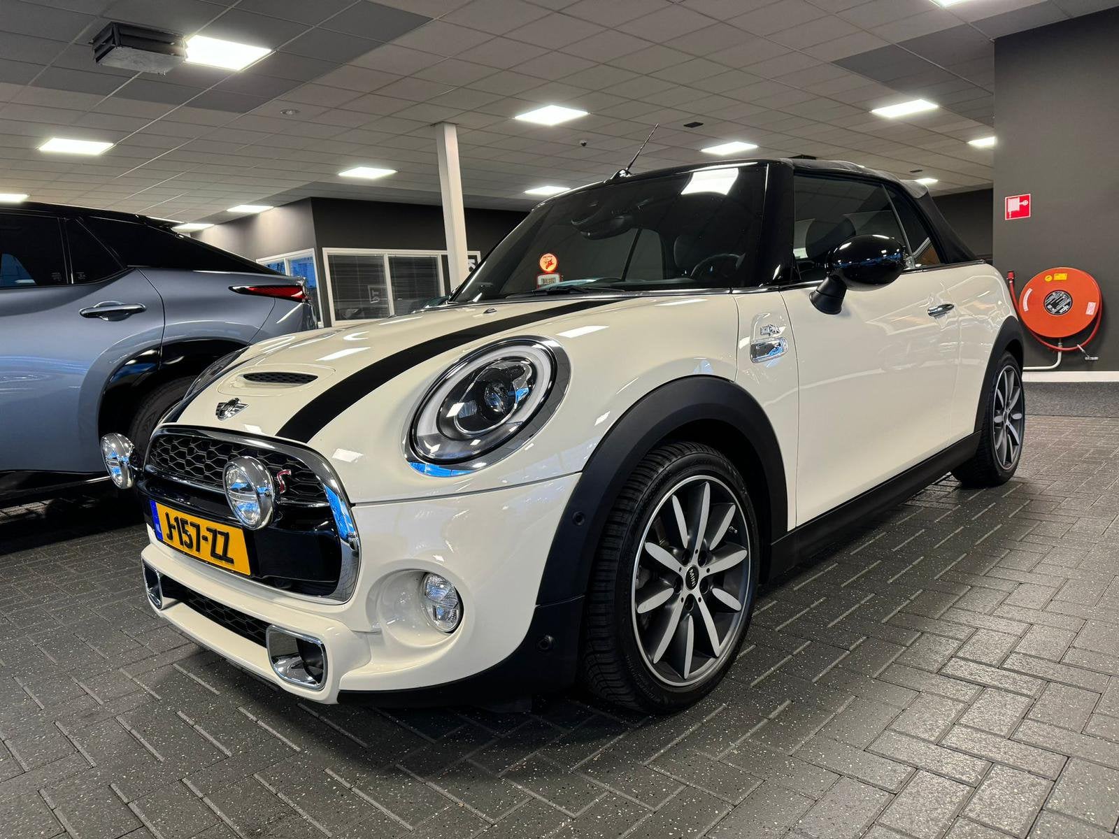 Mini 2.0 Cooper S 5D AUT 2016 Wit, Auto's, 1998 cc, Zwart, Leder, Particulier