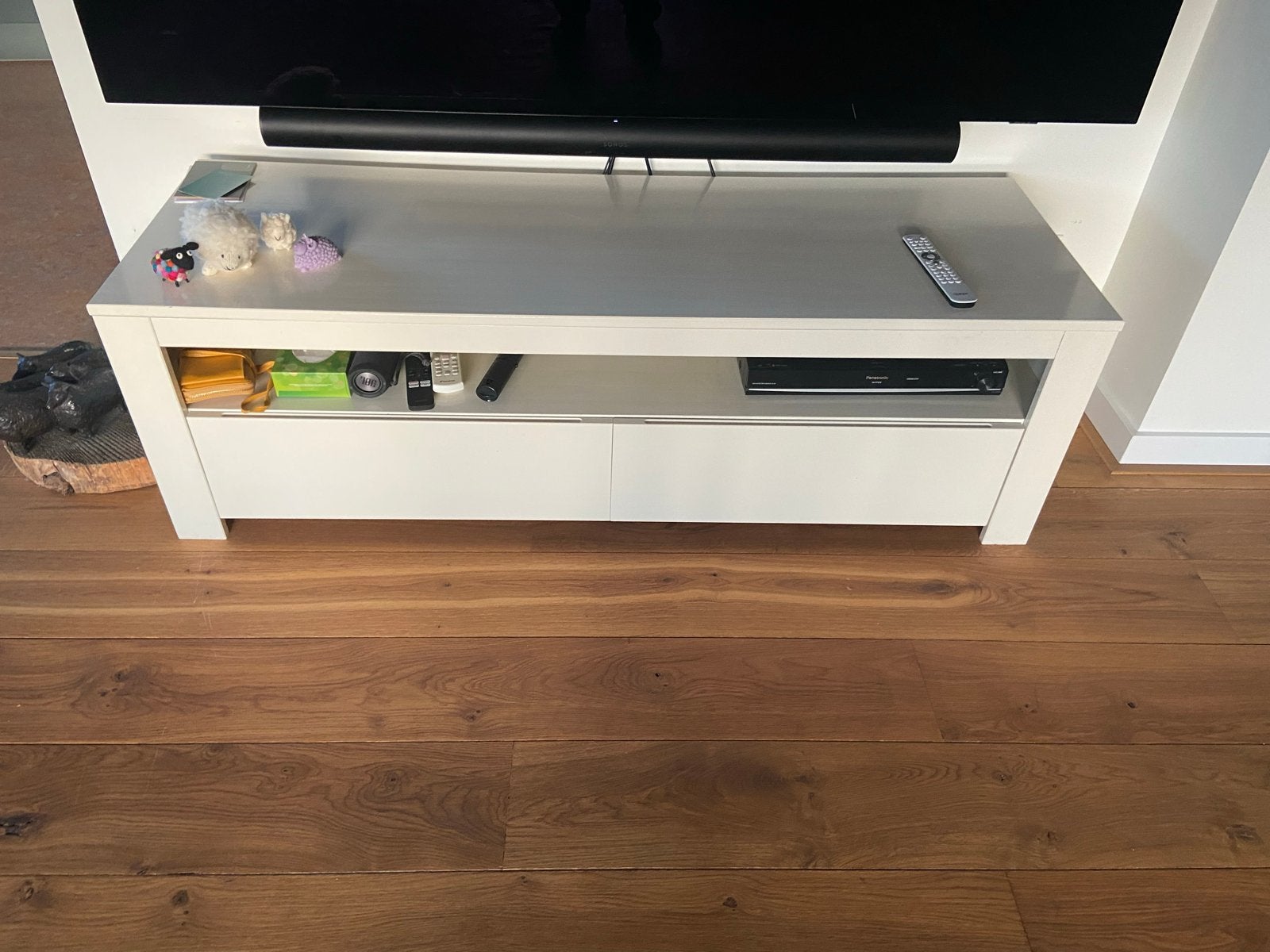 Modern wit tv-meubel met twee lades, Ophalen, Gebruikt, 150 tot 200 cm, Overige houtsoorten