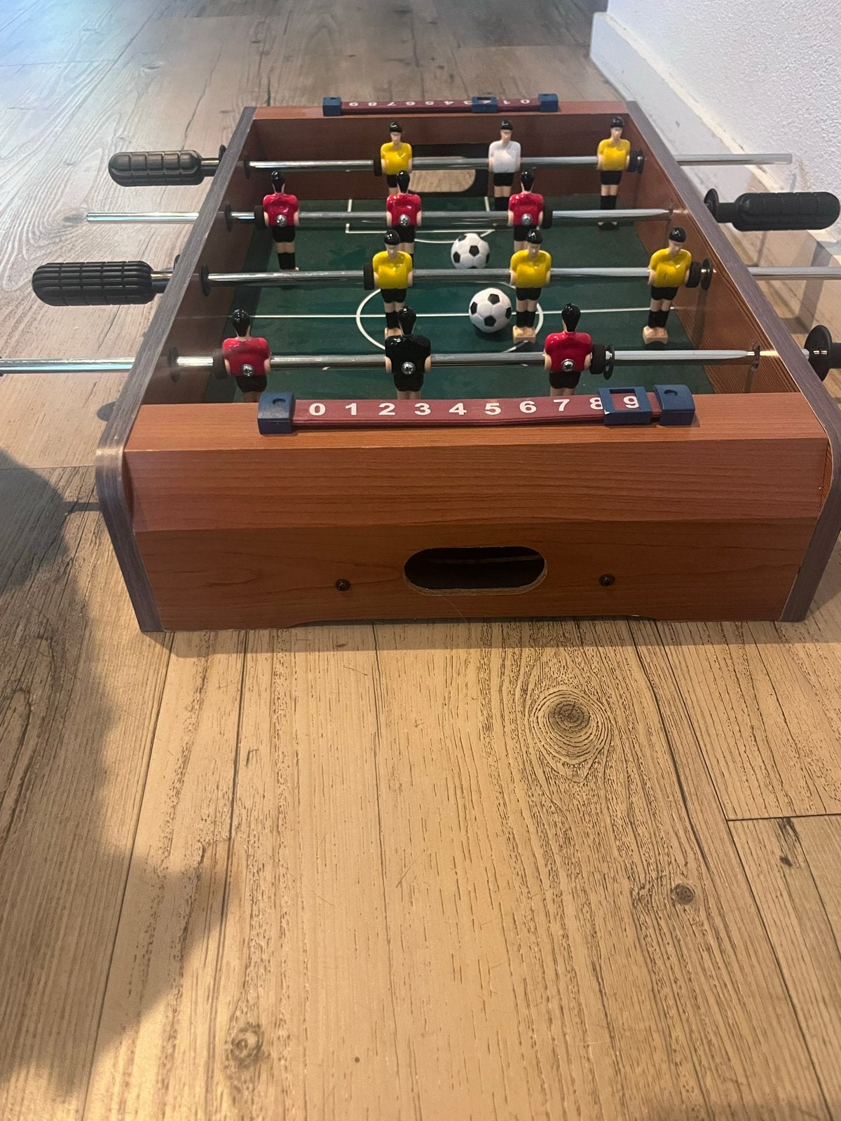 Tafelvoetbalspel met twee ballen, Ophalen, Gebruikt, Jongen of Meisje