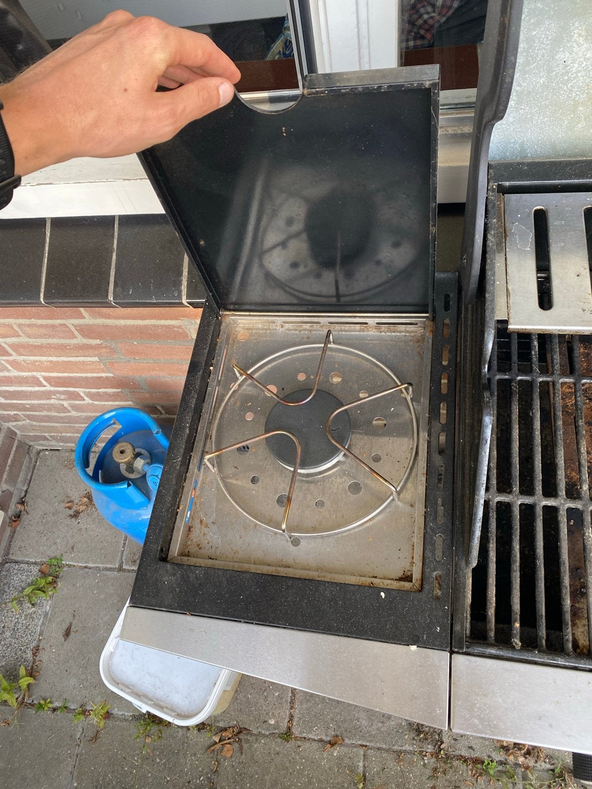 Gebruikte gasbarbecue met zijbrander, Ophalen, Gebruikt