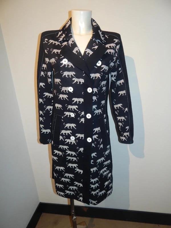 Marccain langere jas soft shell zwart wit panter print 38