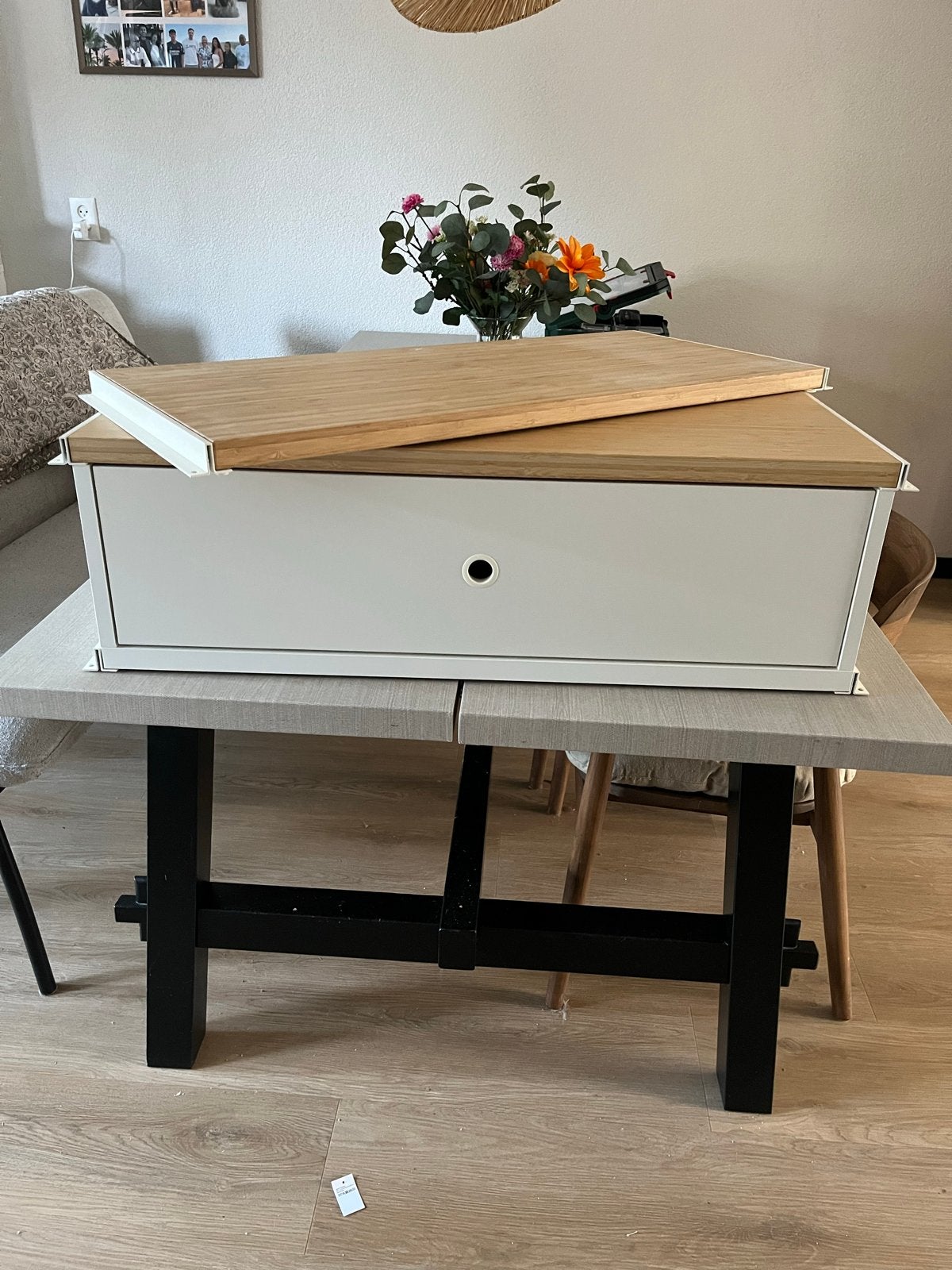 IKEA ELVARLI Lade met 2 bamboe planken wit, 80x51 cm, Huis en Inrichting, Ophalen, 50 tot 100 cm, Zo goed als nieuw, Met lade(s)