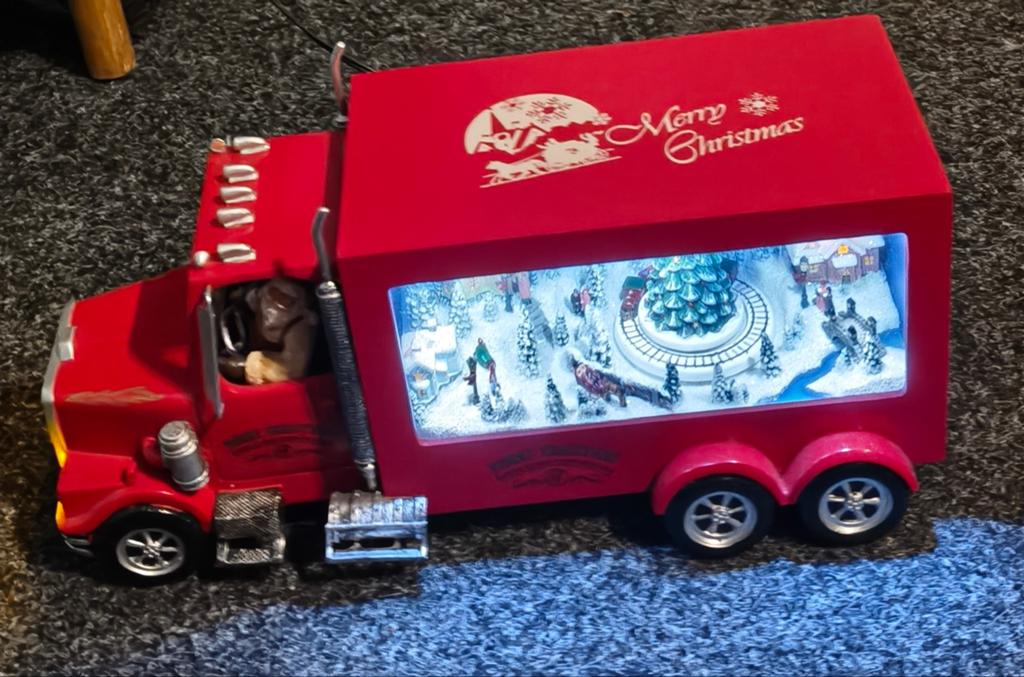 Vrachtauto Kerstmis met verlichting en draaiend Carousel, Ophalen of Verzenden, Huis en Inrichting