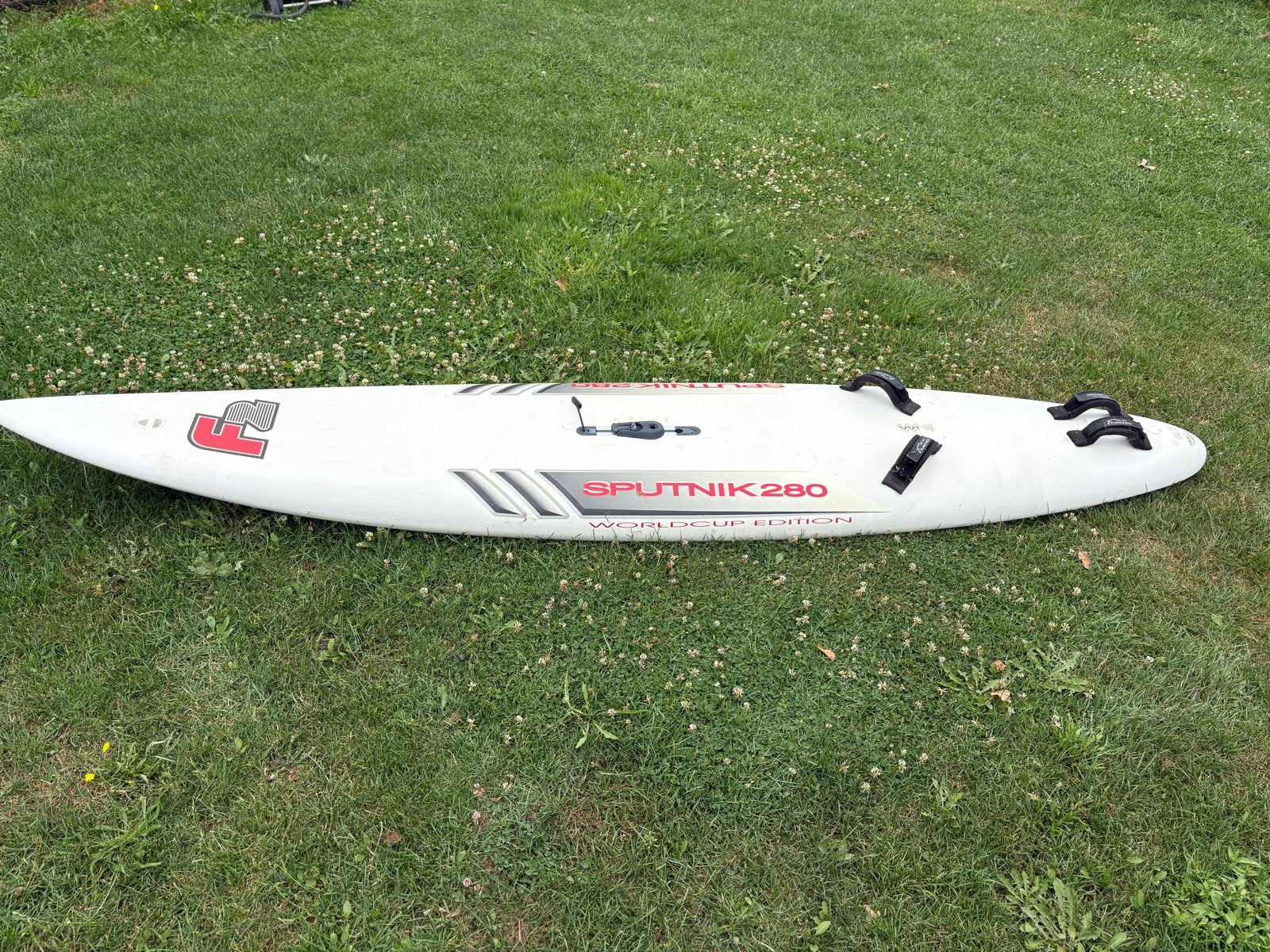 F2 Sputnik 280 Worldcup Edition Windsurfplank, Ophalen, Met voetbanden, 250 tot 300 cm, Gebruikt