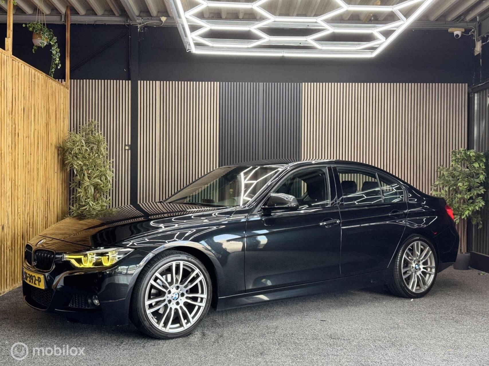 BMW 3-serie 320i Edition M Sport|Led|Pdc|Navi|Virtual, Auto's, Automaat, 1998 cc, Achterwielaandrijving, 4 cilinders