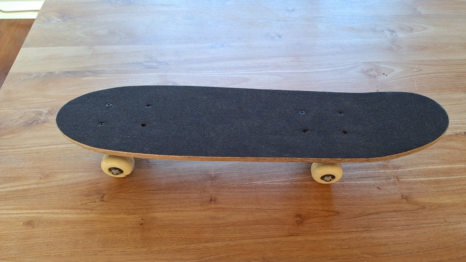 Skateboard met doodshoofd design, vrij klein, Ophalen of Verzenden, Zo goed als nieuw, Skateboard