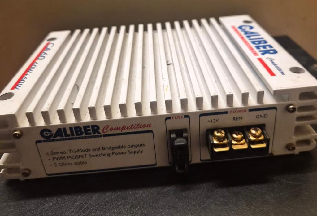 Caliber CA60 Car Audio Versterker 60W+60W, Ophalen of Verzenden, Gebruikt, Overige merken