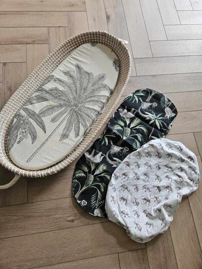 Rieten verschoningsmand met matras en 2 hoezen, Ophalen