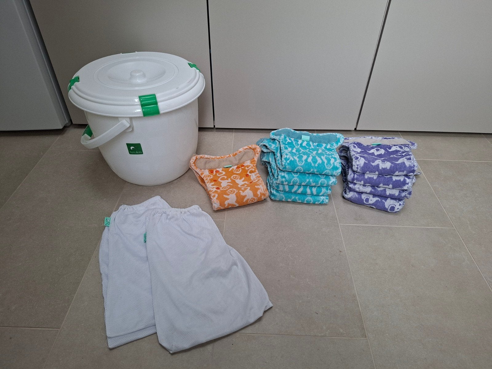 9 Totsbots Bamboozle luiers maat 2 (5-16kg), emmer en waszak, Ophalen of Verzenden, Gebruikt, Overige typen