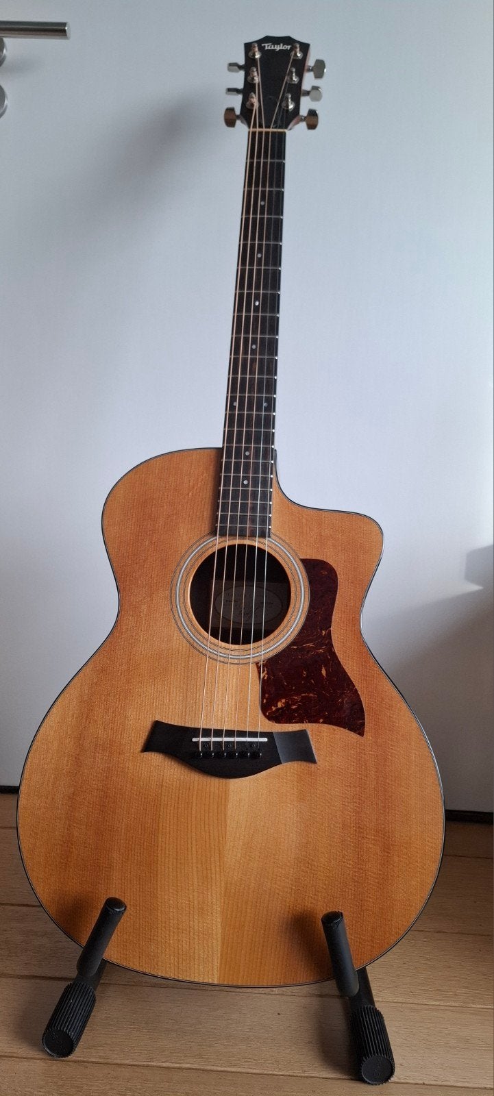 Taylor 214ce Plus uit 2021, Muziek en Instrumenten, Ophalen, Zo goed als nieuw, Western- of Steelstringgitaar, Met (piezo-)element
