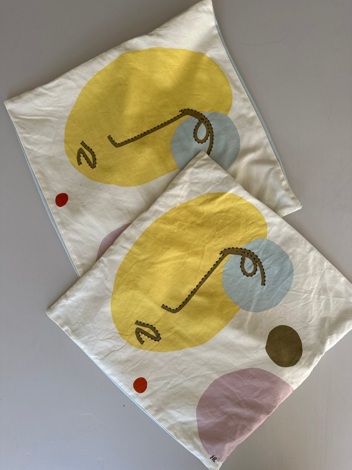 IKEA Mandelpil Kussenhoezen met abstracte print (2 stuks), Meerkleurig, Ophalen of Verzenden, Zo goed als nieuw, Met print