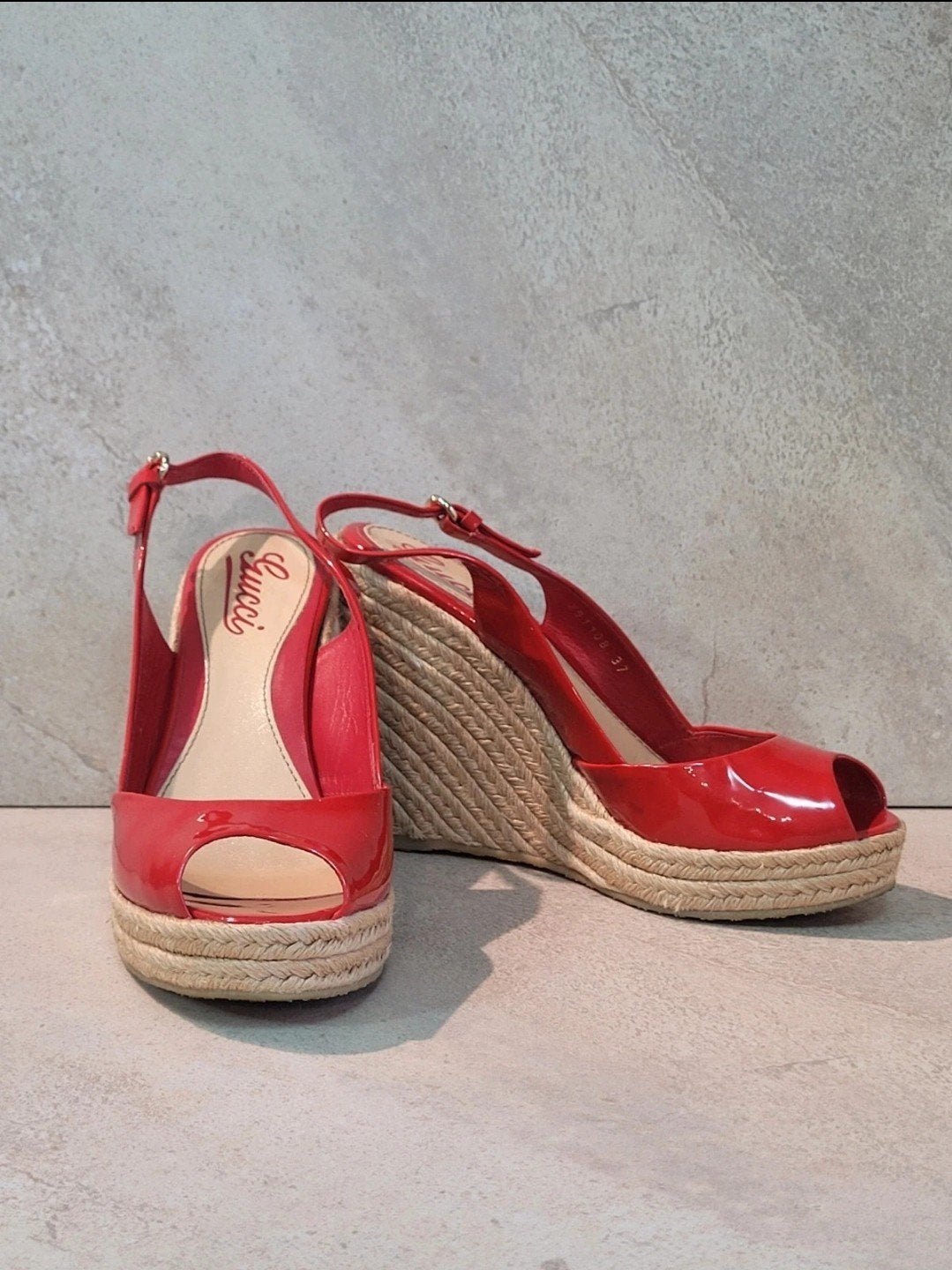 100% originele Gucci sleehakken patent leather maat 37, Ophalen of Verzenden, Rood, Sandalen of Muiltjes