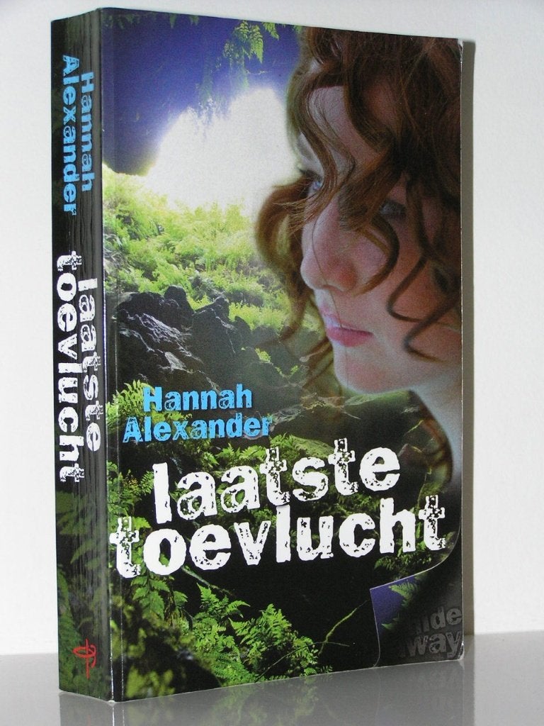 Hannah Alexander - Laatste toevlucht (christelijke roman), Boeken, Ophalen of Verzenden, Zo goed als nieuw