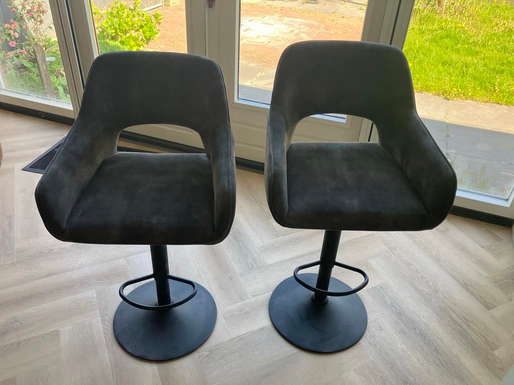Donkergroene barkrukken, ik nieuwstaat 1jaar oud., 2 krukken, Ophalen, Zo goed als nieuw, 60 tot 90 cm