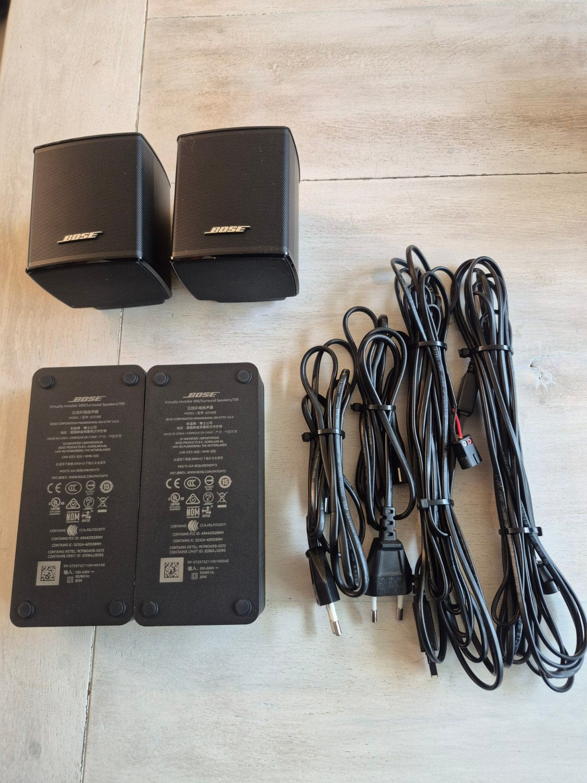 Bose Virtually Invisible Surround Speakers 300 Series, Audio, Tv en Foto, Luidsprekers, Ophalen, Zo goed als nieuw, Front, Rear of Stereo speakers