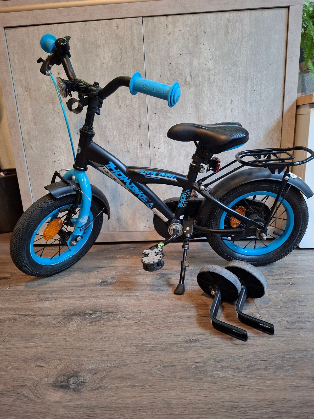 Volare Thombike kinderfiets 12 inch met zijwieltjes, Ophalen, Terugtraprem, Zijwieltjes, Volare Thombike