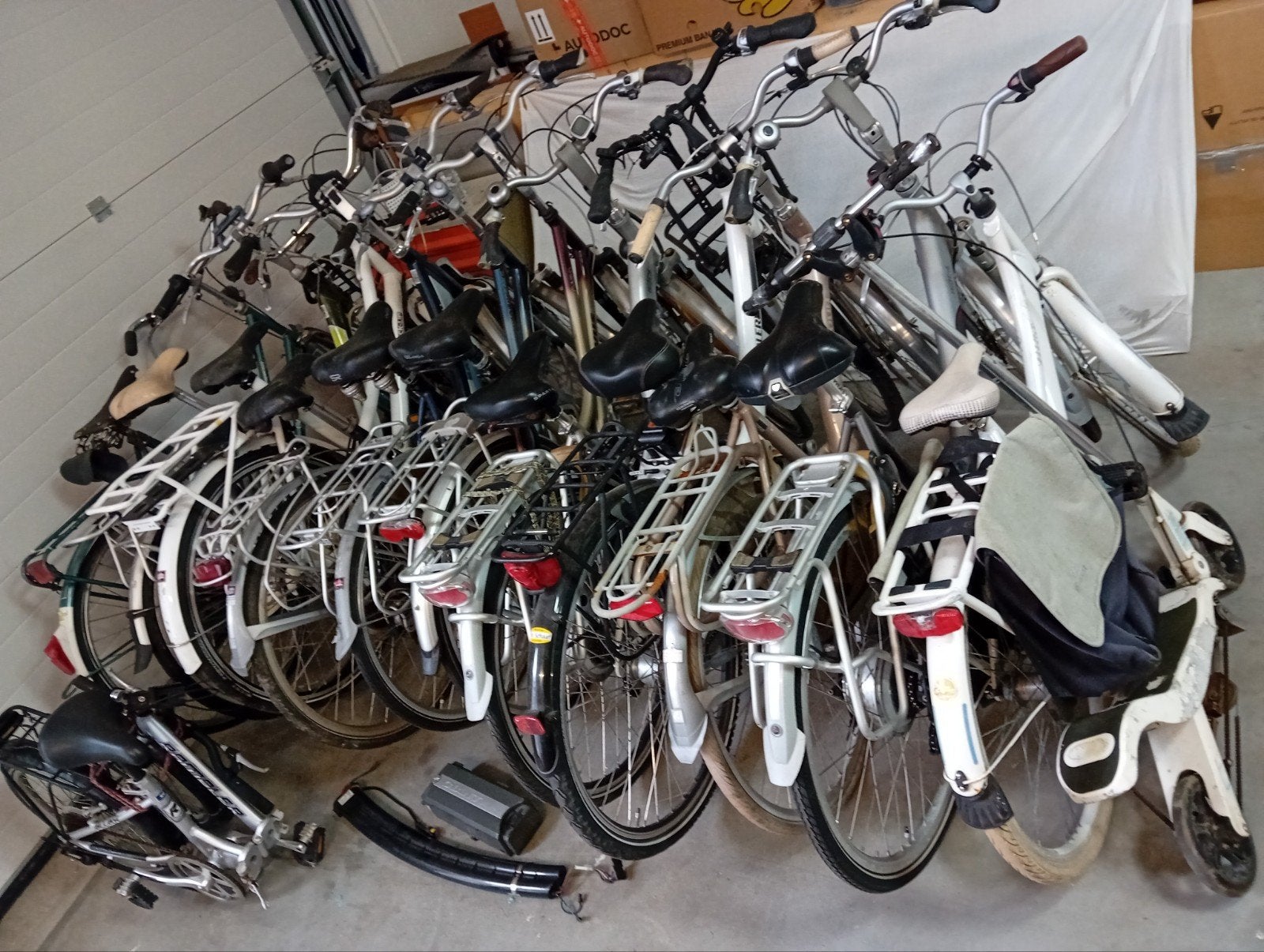 Partij van 12 fietsen (gewoon, elektrisch, vouwfiets, step), Ophalen, Gebruikt, Overige merken
