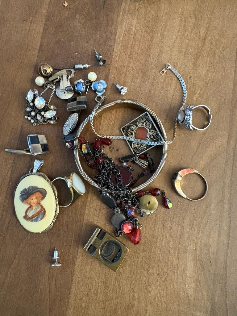 Partij Vintage Sieraden Broches Oorbellen En Ringen, Verzenden, Overige materialen, Overige typen, Met edelsteen