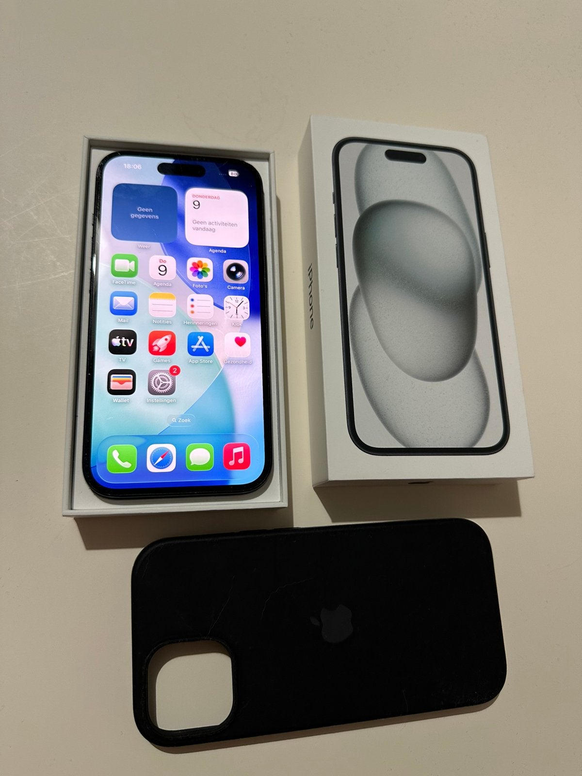 Iphone 15 'met 128GB + Doos | 88% Batterijconditie, Telecommunicatie, Mobiele telefoons | Apple iPhone, IPhone 15, Zwart, 88 %