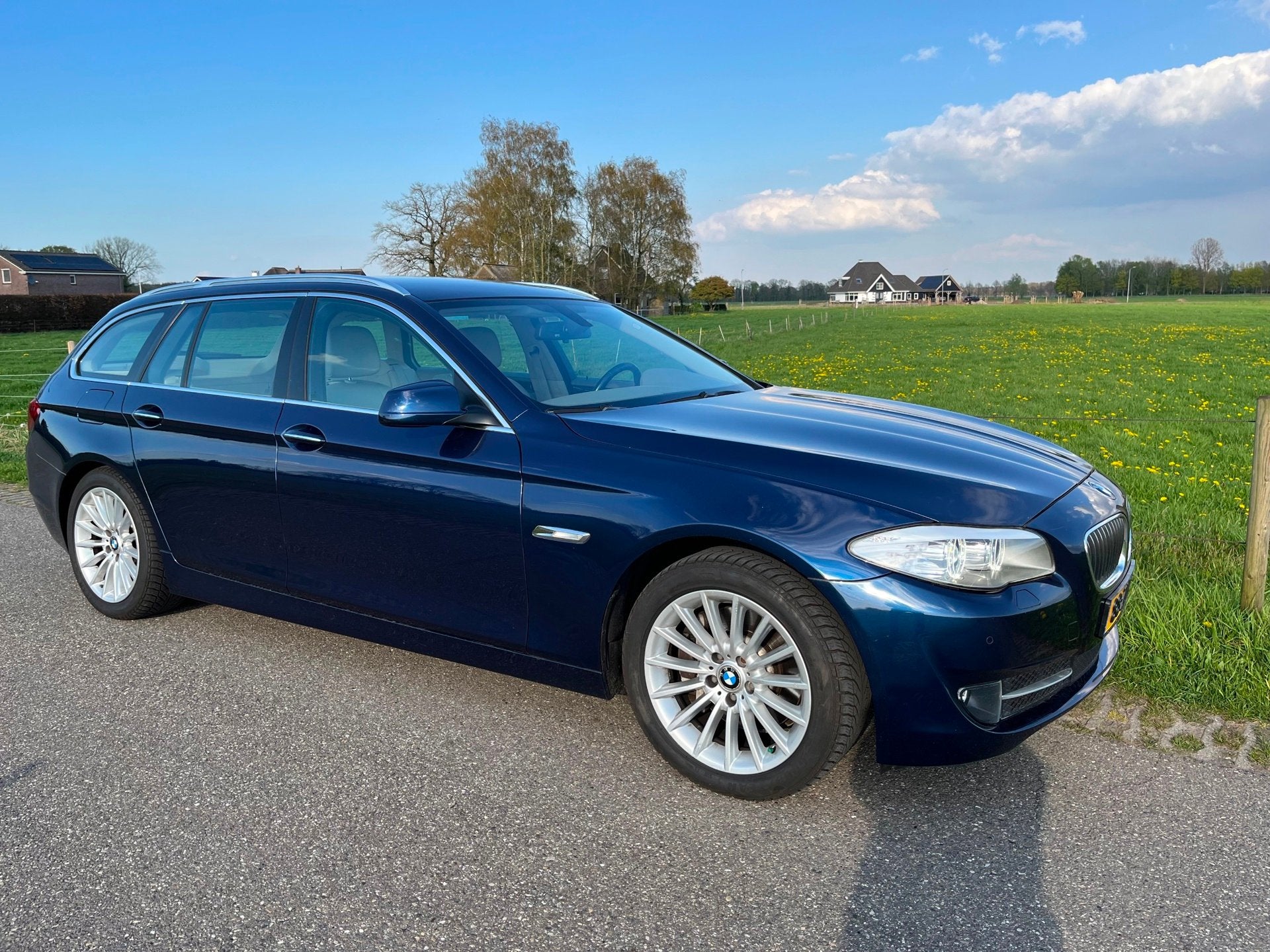 BMW 5-serie Touring 528xi Aut. High Executive, Auto's, BMW, Automaat, Gebruikt, Beige, 4 cilinders