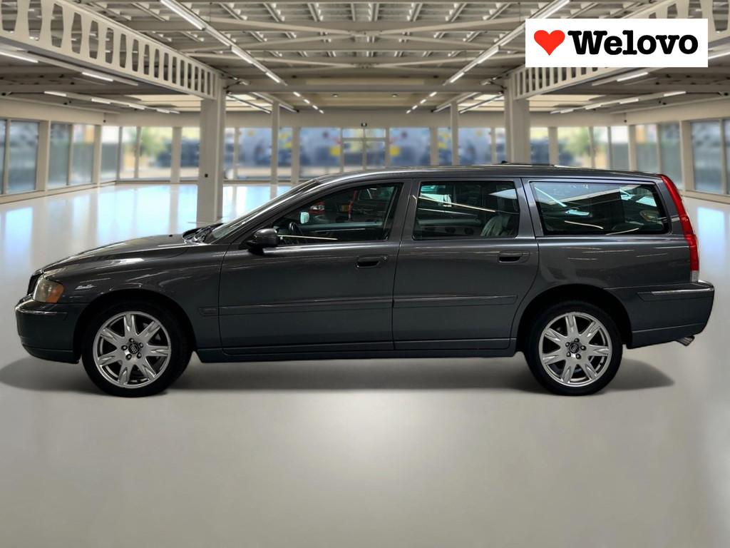 Volvo V70 2.5T AWD Summum Dealer auto, trekhaak, leder, cark, Automaat, Zwart, 1598 kg, 2521 cc
