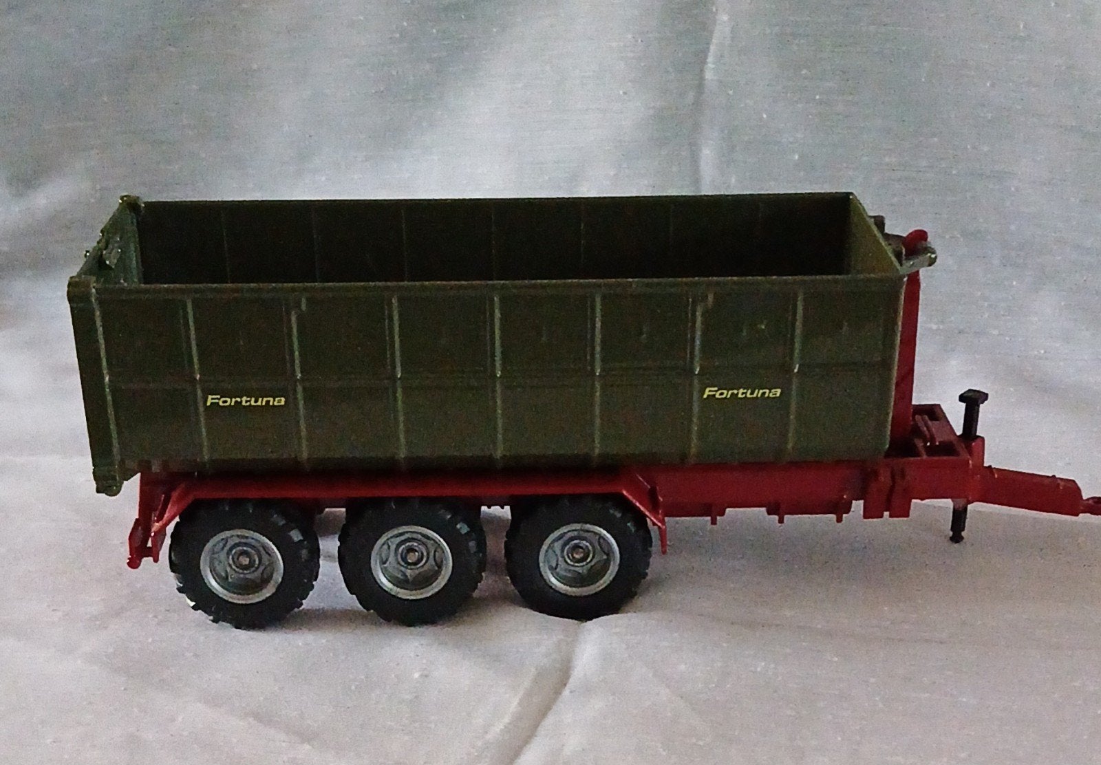 Siku Fortuna kiepwagen model - Zo goed als nieuw, Ophalen of Verzenden, Zo goed als nieuw, Overige typen, Overige merken