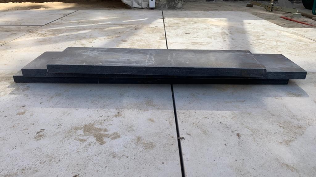 Blue stone afdekstrook gezoet(vijverrand) 100x20x3 3 platen., Tuin en Terras, Vijvers, Gebruikt, Ophalen