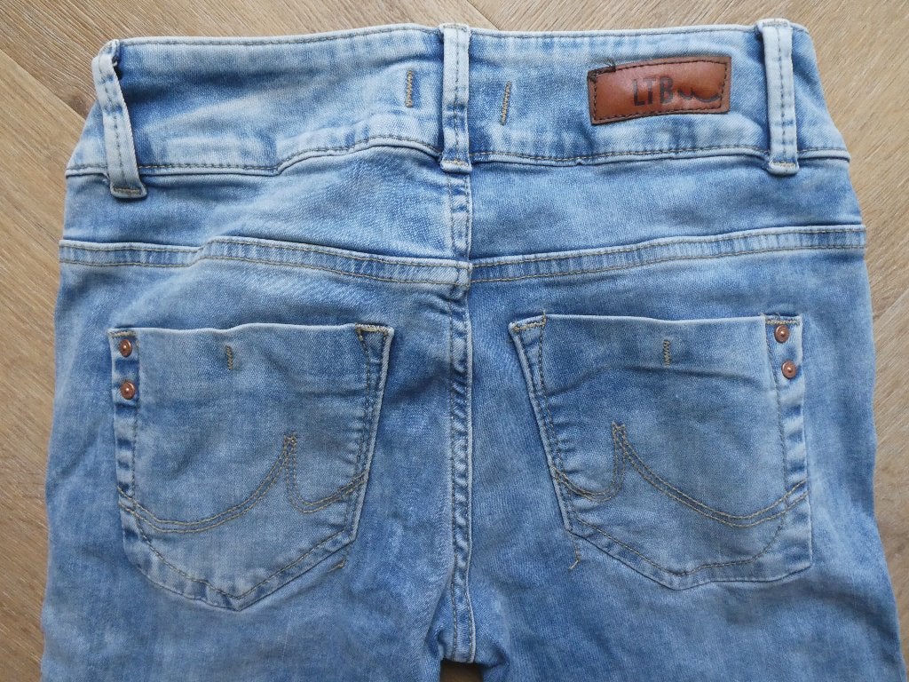 Mooie LTB Molly M Highwaist Slim spijkerbroek maat 26-32, Blauw, Ophalen of Verzenden, Zo goed als nieuw, LTB