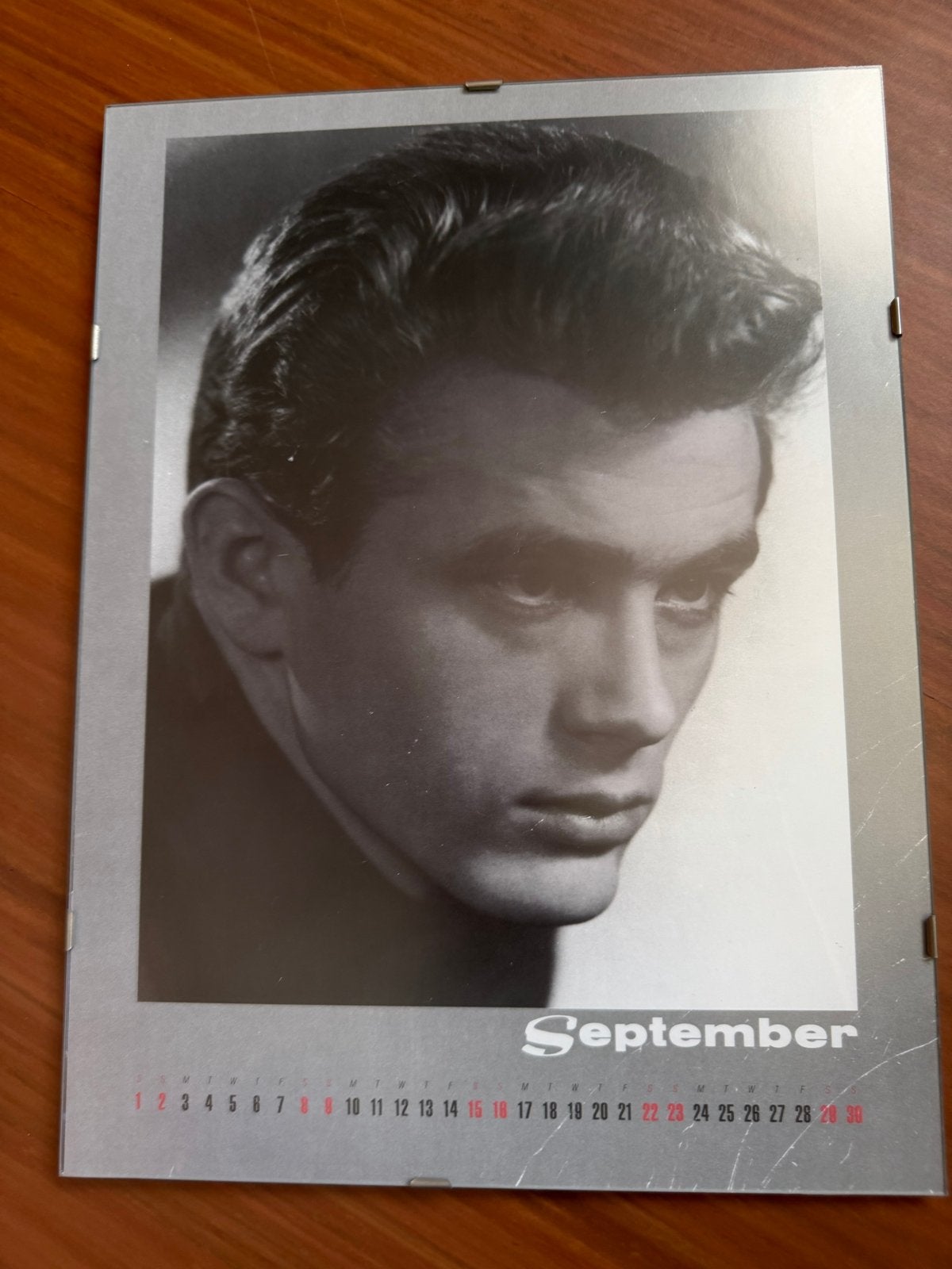 James Dean in Wissellijst 40 x 30 cm, Bruin, Ophalen of Verzenden, Glas, Met clips