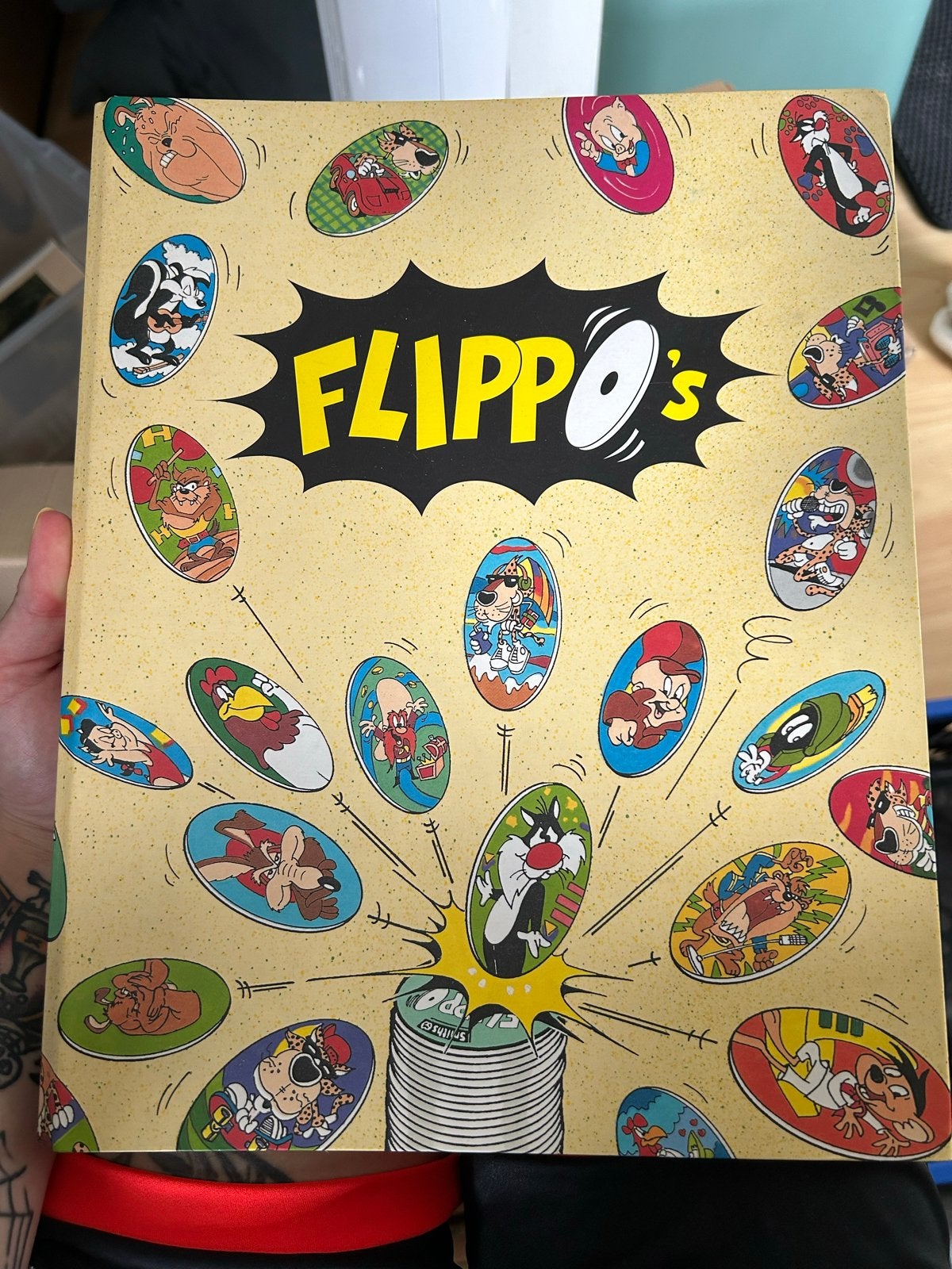 Grote Flippo's verzameling in map - Looney Tunes & Chester, Verzamelen, Ophalen, Looney Tunes, Verzameling, Met verzamelmap(pen)