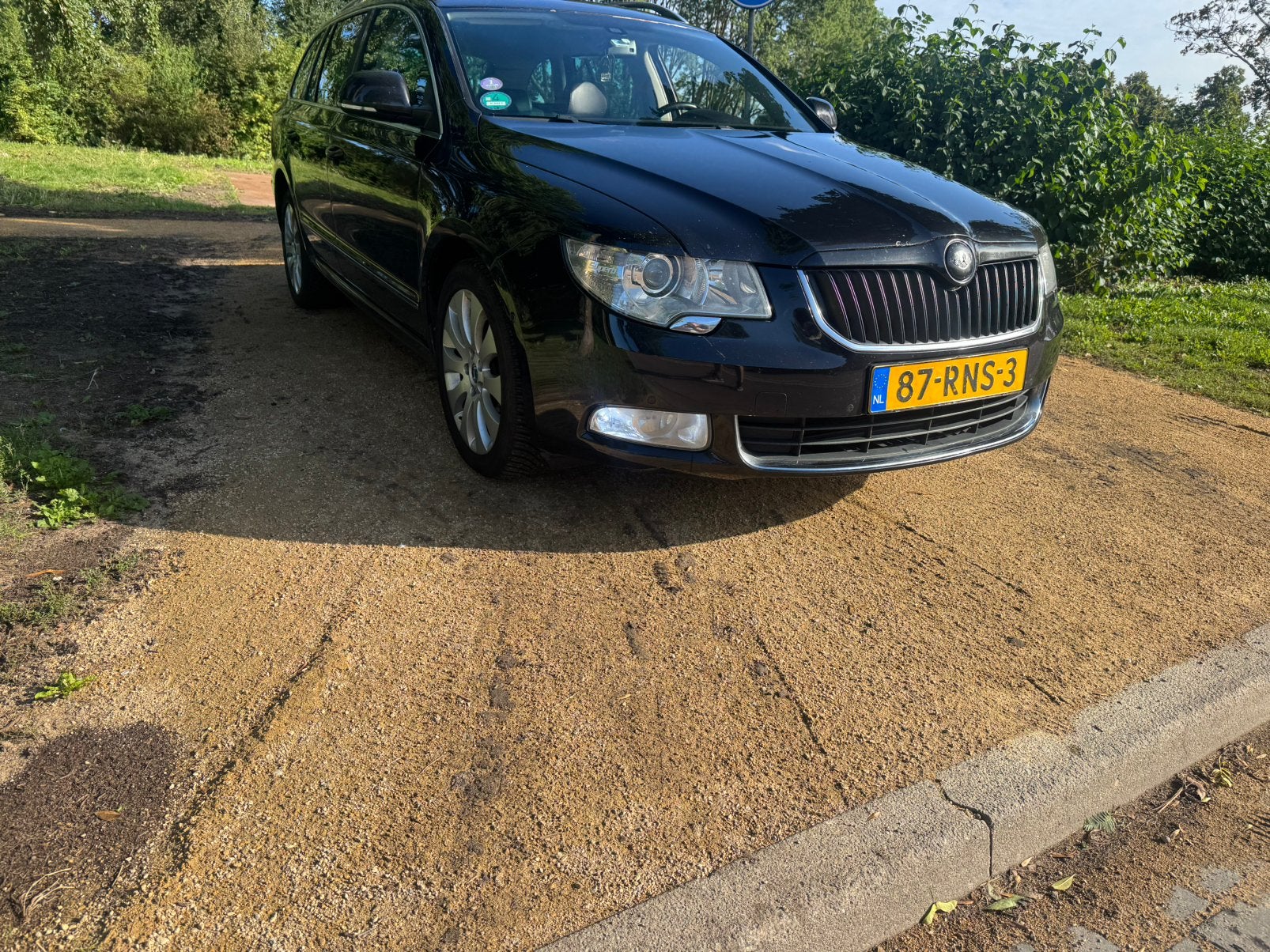 Skoda Superb 2.0 TSI Combi DSG 2011 Zwart DEALERONDERHOUDEN, Automatische klimaatregeling, Zwart, 4 cilinders, 1984 cc