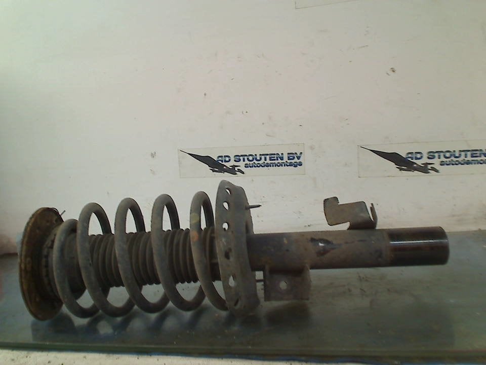 Veerpoot Rechts Voor Volvo XC70 (BZ) (2009-04/2011-12), Gebruikt, Siegburger Straße 229, Köln 50679, , Duitsland, Info@volvocars.com